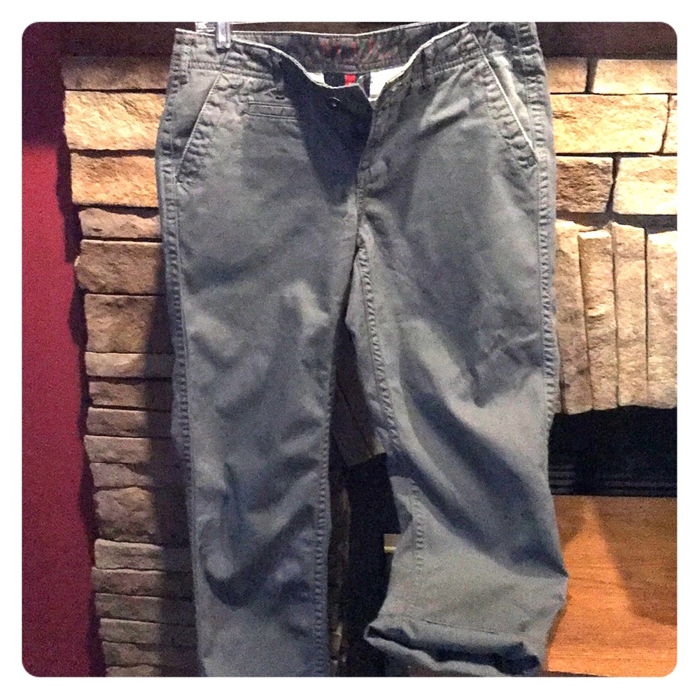 Capris.  Elle.